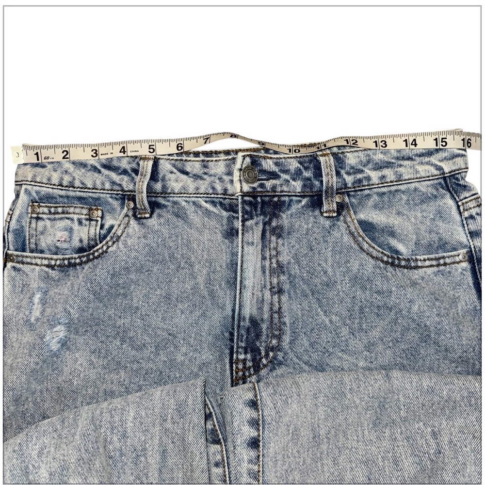 RSQ Women’s Distressed Wide Leg Jeans Light Wash Denim Size 32x31 Y2K Baggy - Picture 4 of 6
